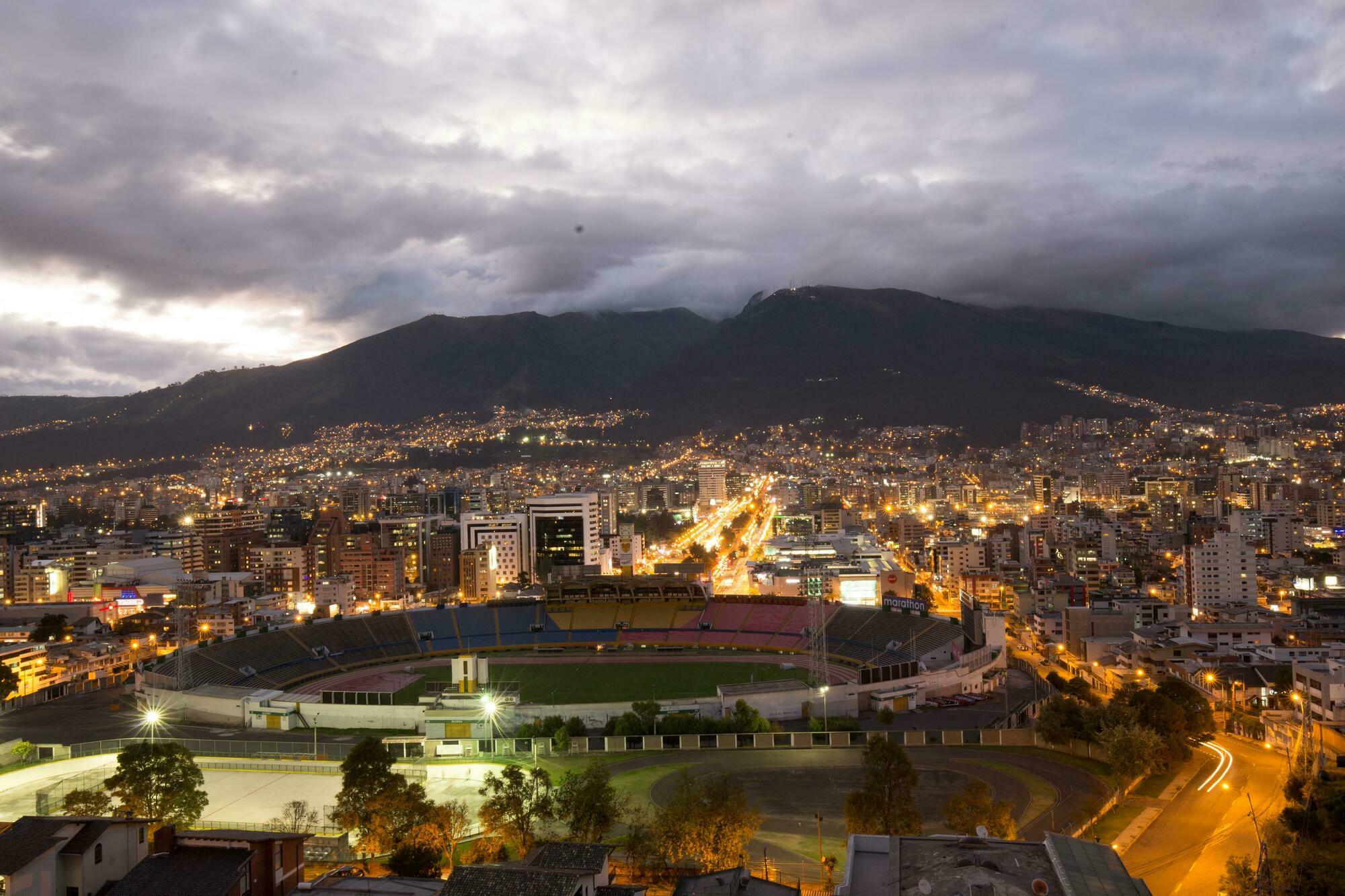 Stanford Suites Hotel Quito Dış mekan fotoğraf