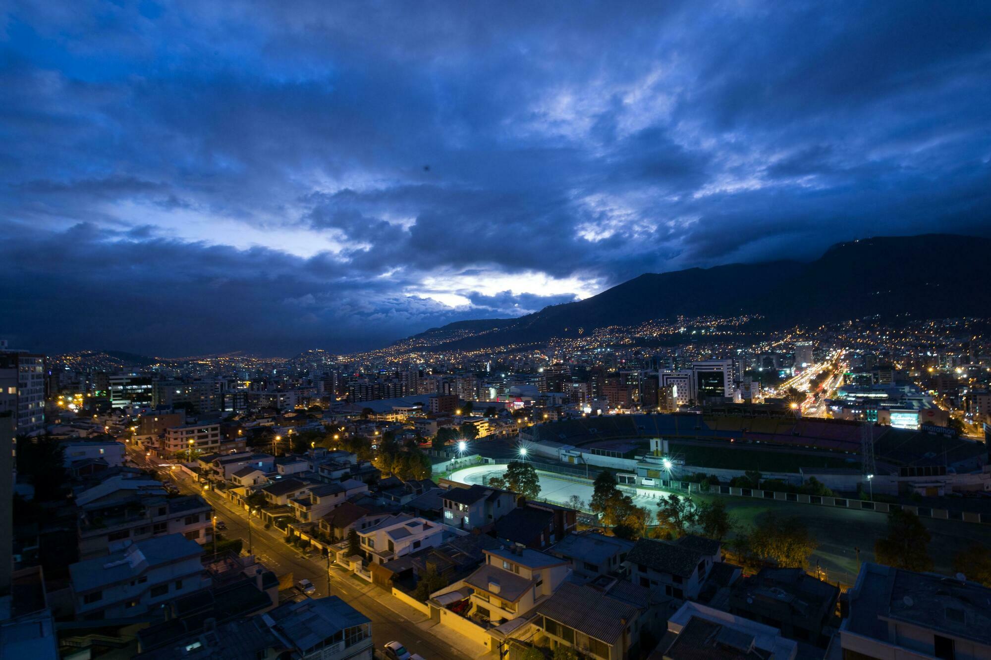 Stanford Suites Hotel Quito Dış mekan fotoğraf